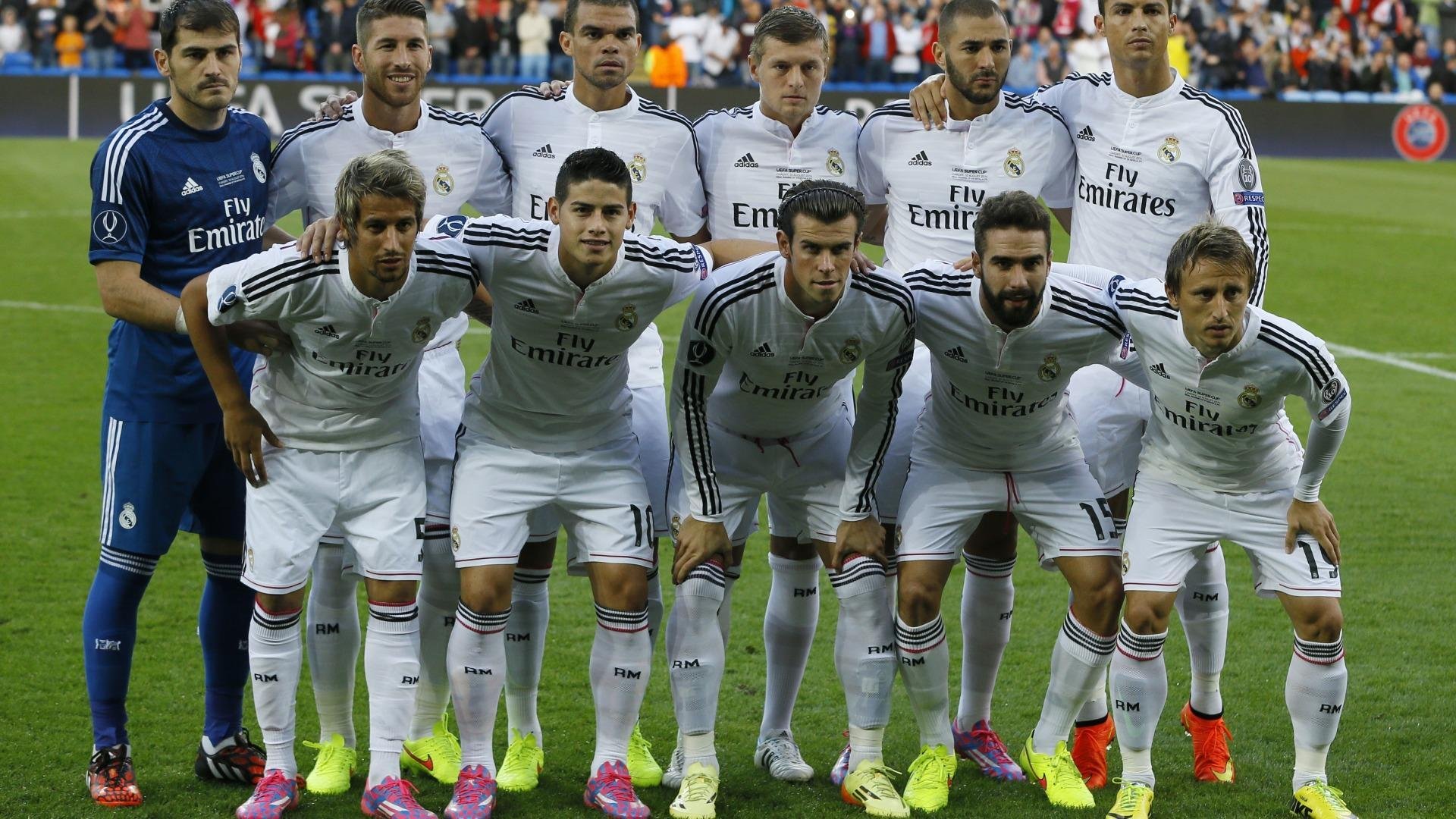 花式表演：赛场上的酷炫篮球技能，花式篮球表演队